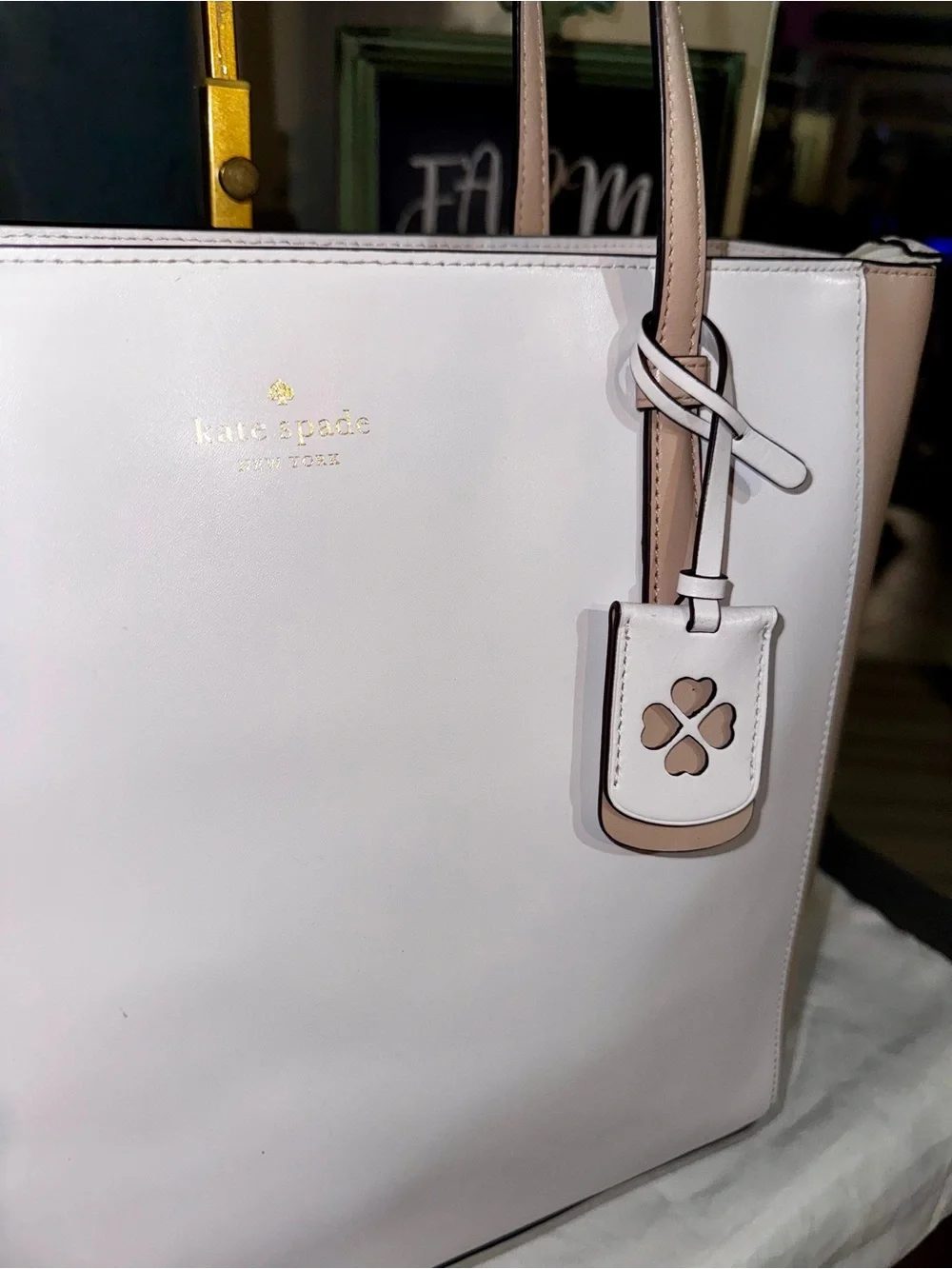 Kate Spade of New York Schuyler Tote white / tan EUC